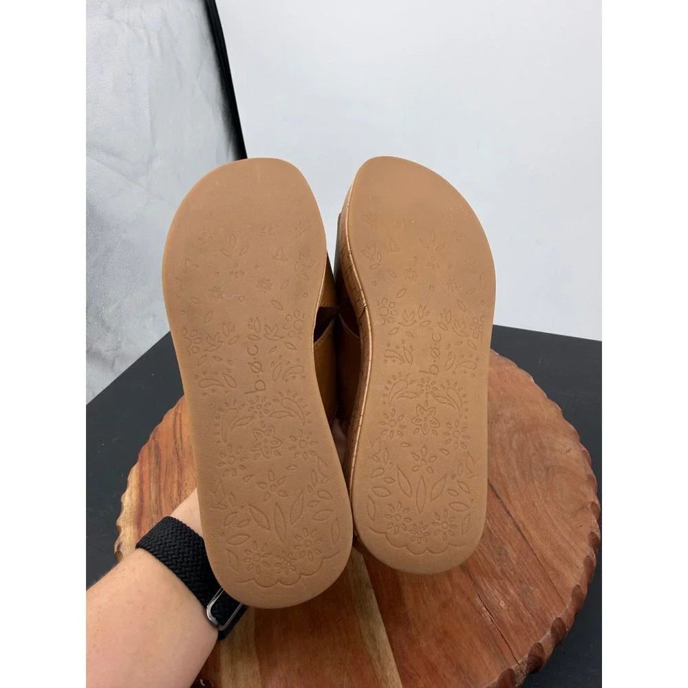 b.o.c. Born Concept sunny Wedge Sandals sz 8 Tan Cork Platform Slide BC0034216